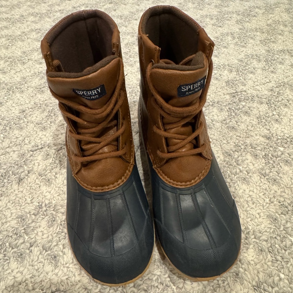 Sperry youth Port Boot. Like new.